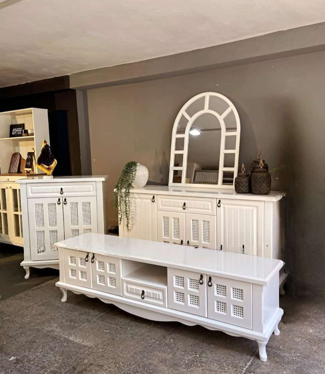 photo_2024-09-14_05-57-29 ست میز کنسول و میز تی وی و جاکفشی مدل رنگی حصیرخور - Image 1