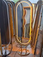 اینه ایستاده پایه فلزی نئون دار