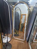 اینه ایستاده گنبدی نئون دار