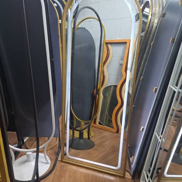 اینه ایستاده گنبدی نئون دار