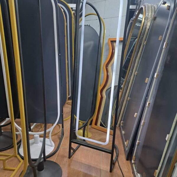 اینه ایستاده مدل پایه نیمه نئون دار