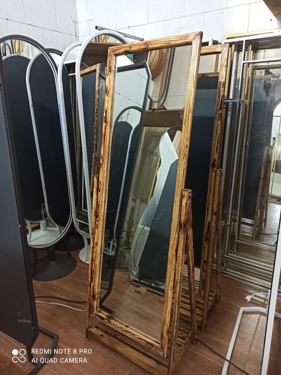 photo_2024-12-08_17-09-45 اینه ایستاده مستطیل پایه دار چوب روس سند پلاست - Image 1
