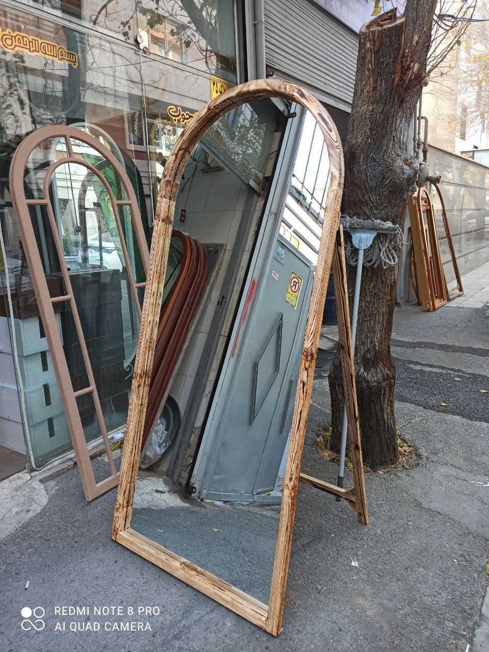 photo_2024-12-08_17-09-55 اینه ایستاده گنبدی ساده پایه دار چوب روس سند پلاست - Image 1