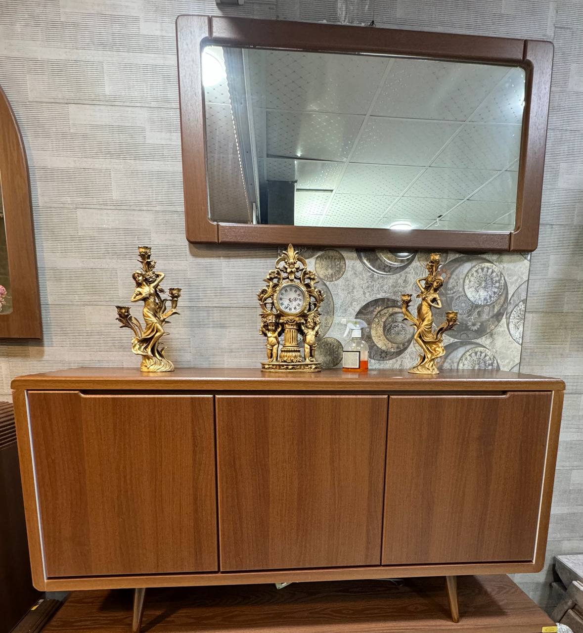 photo_2024-12-28_16-16-47 میز کنسول و اینه مدل شاهان - Image 1