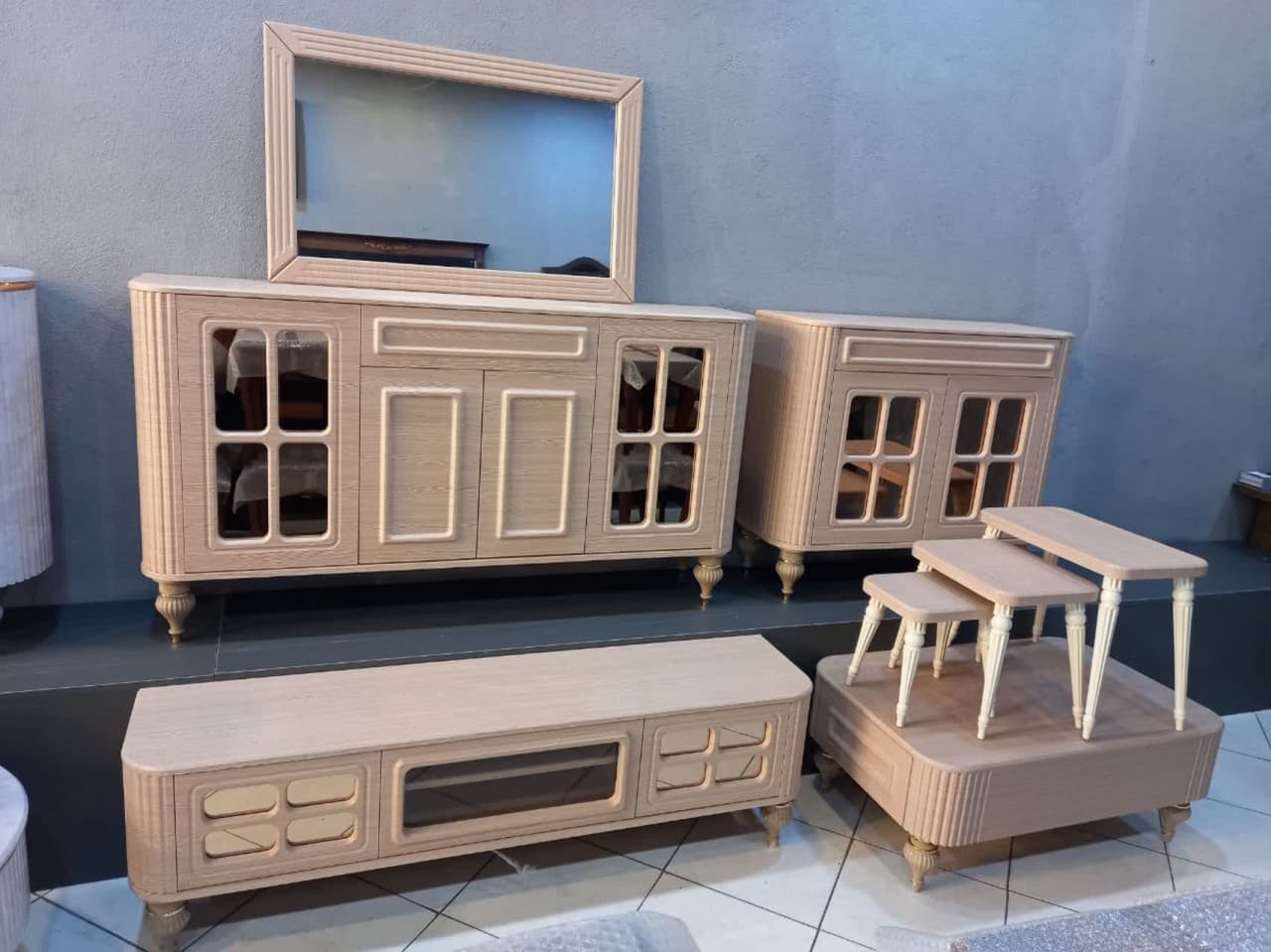 photo_2025-02-06_13-29-00 ست میز کنسول و میز تی وی و جاکفشی و جلومبلی مدل کلاسیک - Image 1