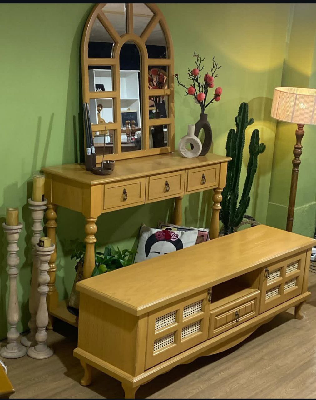 photo_2025-02-10_13-17-07 میز تی وی و کنسول رنگی حصیر مینیمال - Image 1