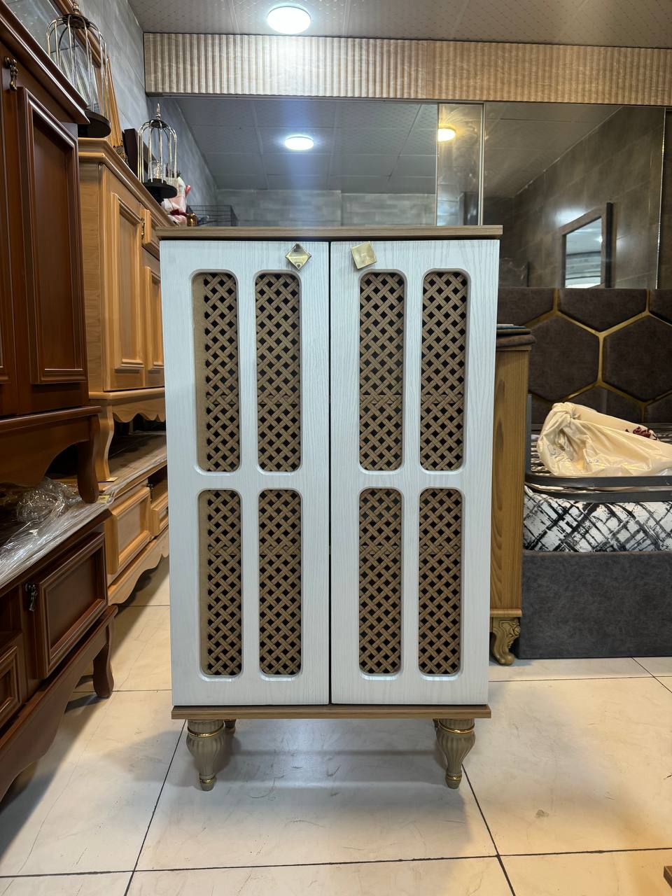 photo_2025-02-11_15-28-00 جاکفشی حصیردار سفید - Image 1