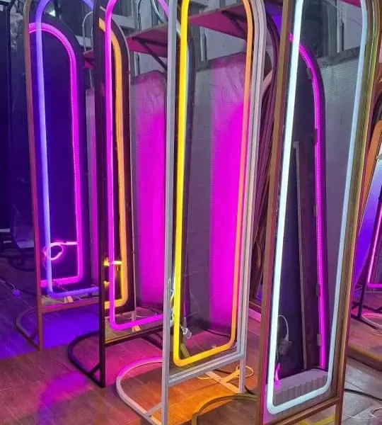 اینه ایستاده گنبدی ساده پایه دار نئونی