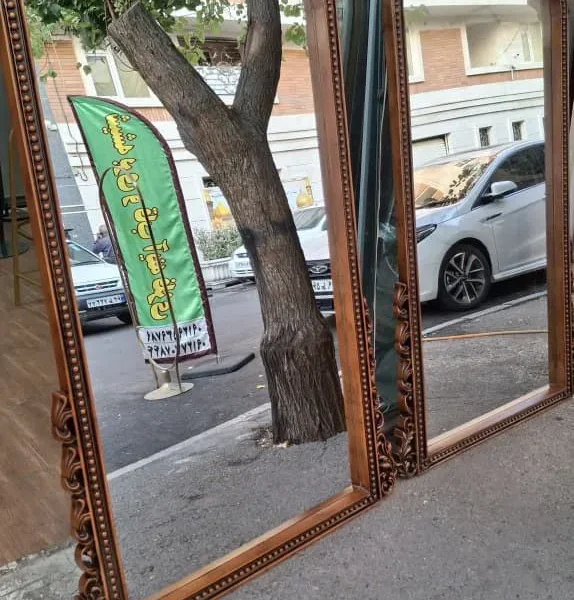 اینه استاده مدل چوبی رزین خور گنبدی