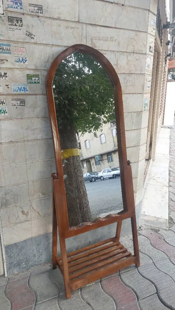 اینه ایستاده مدل گنبدی بیضی باکس دار چوبی اینه ایستاده مدل گنبدی بیضی باکس دار چوبی