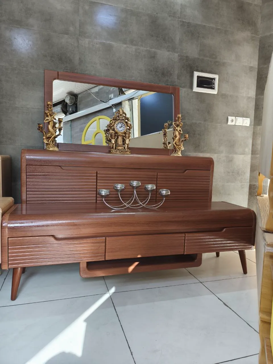 ست میزتلویزیون و اینه کنسول مدل درنا ست میزتلویزیون و اینه کنسول مدل درنا