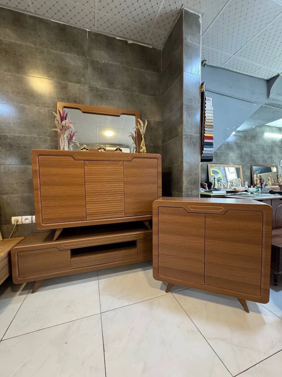 میز اینه کنسول و جاکفشی مدل کلاسیک میز اینه کنسول و جاکفشی مدل کلاسیک