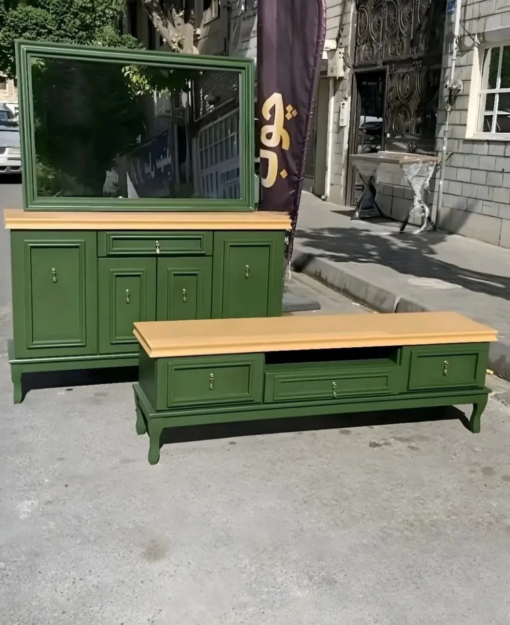 طول آینه کنسول ۱۴۰ عرض ۳۸ ارتفاع ۹۰ طول میز ۱۶۰ عرض ۳۸ ارتفاع ۶۰ متریال استفاده شده تمام mdf(کار رنگی میباشد) پایه ها چوب روس کوره ای درب ها آرام بند آینه شفاف صفحه سوبل دستگیره فلزی طول آینه کنسول ۱۴۰ عرض ۳۸ ارتفاع ۹۰ طول میز ۱۶۰ عرض ۳۸ ارتفاع ۶۰ متریال استفاده شده تمام mdf(کار رنگی میباشد) پایه ها چوب روس کوره ای درب ها آرام بند آینه شفاف صفحه سوبل دستگیره فلزی