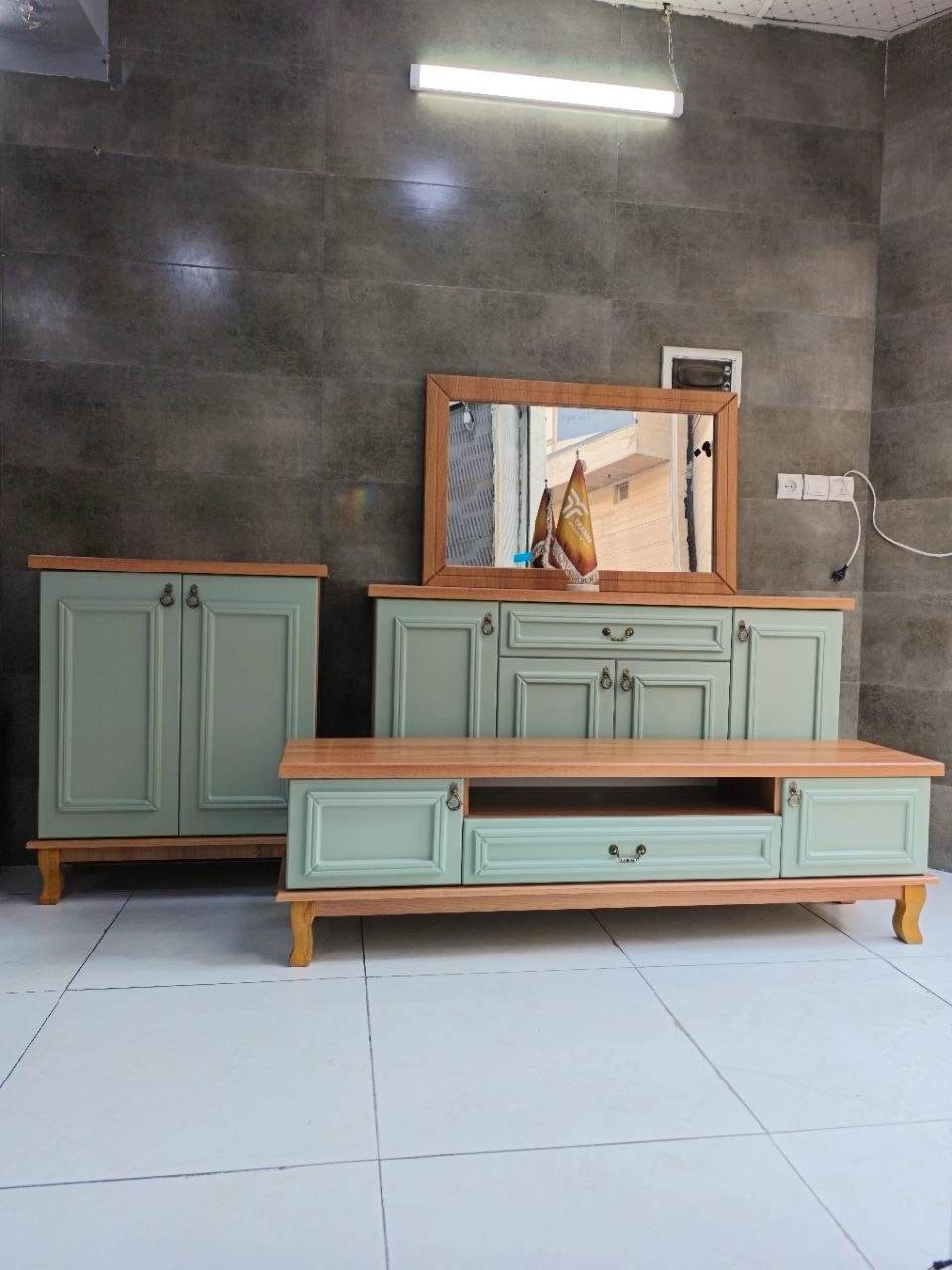 ست اینه کنسول جاکفشی میز تلویزیون مدل ویکتوریا ست اینه کنسول جاکفشی میز تلویزیون مدل ویکتوریا